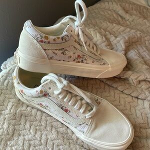 Vans Floral Size 8